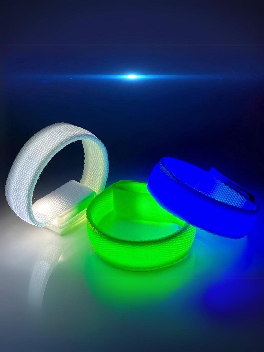 Electric Glow Fabric Wristband - Lume vibe